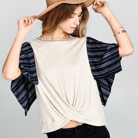 Closet clear π¨
kimono sleeve twist knot top - Picture 2 of 3